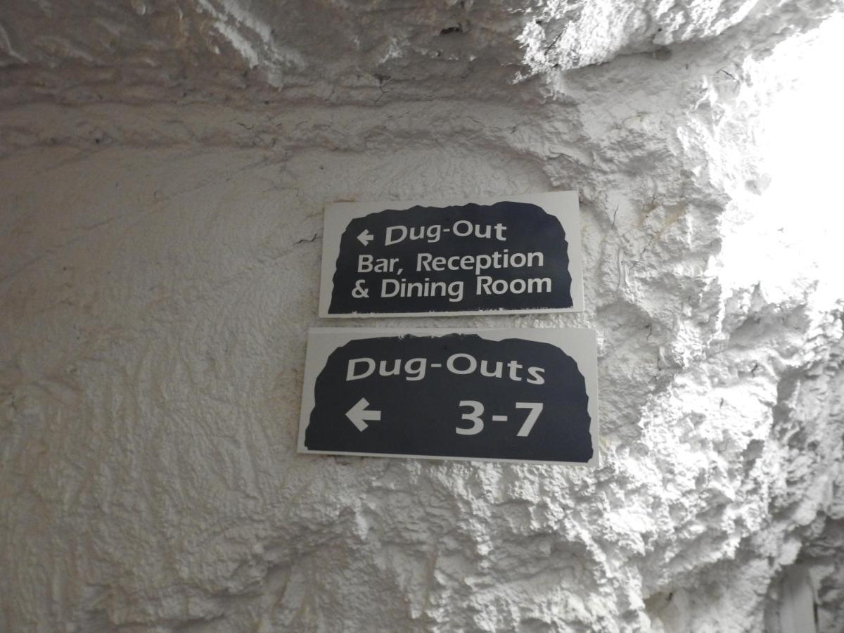 White Cliffs Underground Motel Exteriör bild