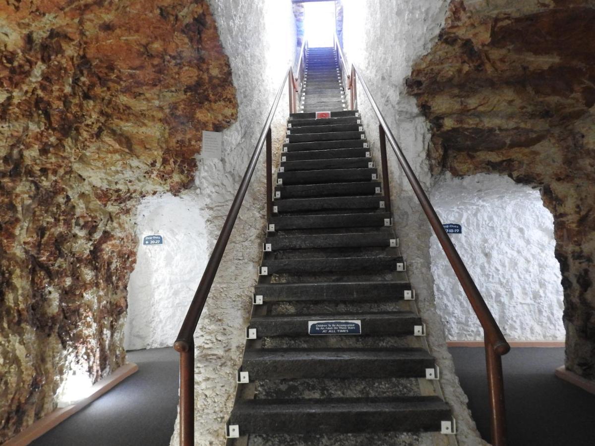 White Cliffs Underground Motel Exteriör bild