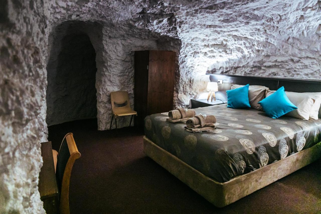 White Cliffs Underground Motel Exteriör bild