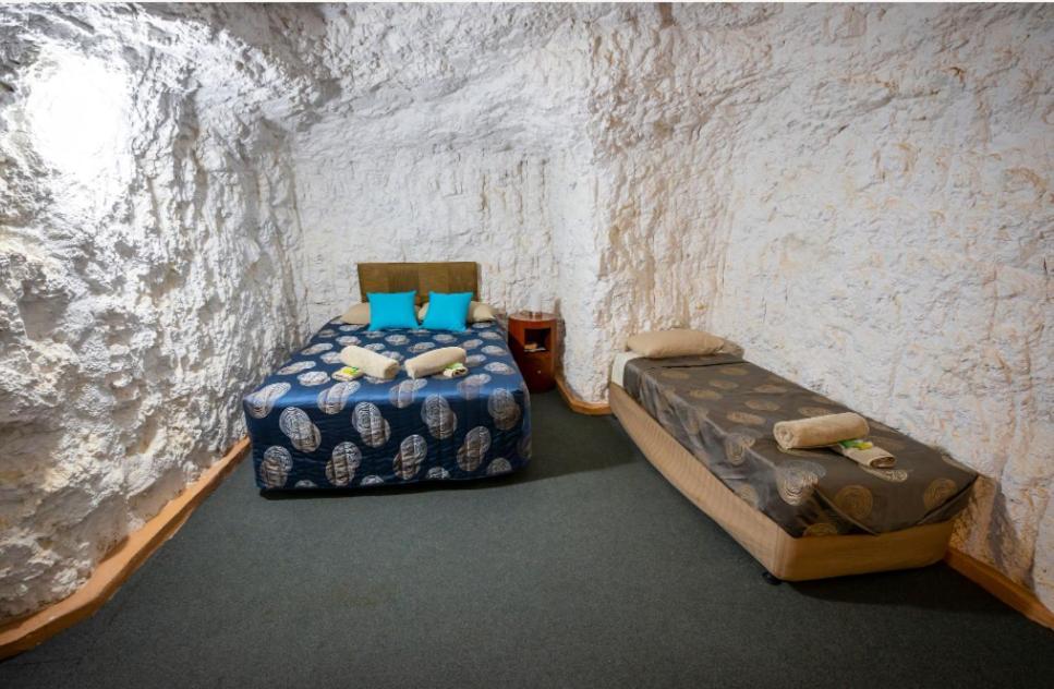 White Cliffs Underground Motel Exteriör bild